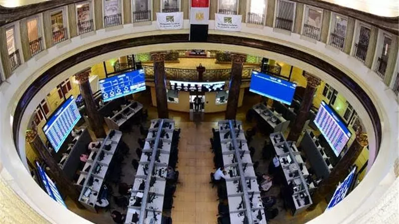 ارتفاع مؤشرات البورصة المصرية لدى إغلاق تعاملات الأحد