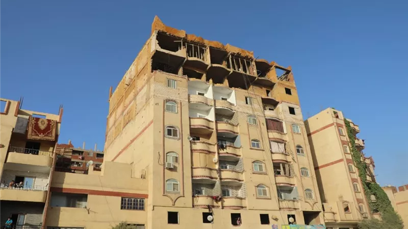 إزالة 3 مخالفات بناء بمدينة الأمل وإحالة المخالفين إلى النيابة العسكرية