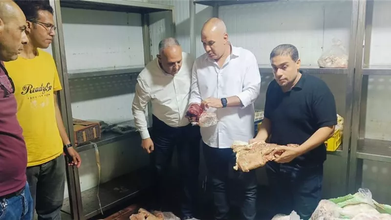 حملة تموينية تضبط طن ونصف لحوم فاسدة في الغربية |صور
