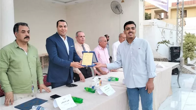 تكريم أوائل الثانوية العامة بمدارس بيلا في محافظة كفر الشيخ