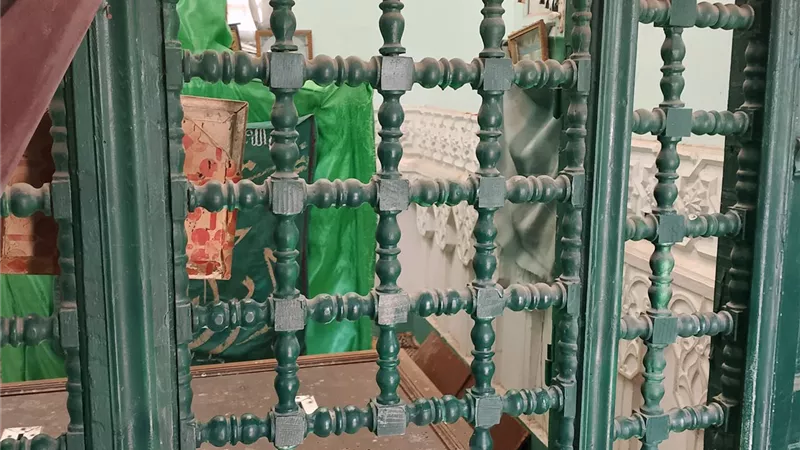 ضريح الست الوالدة بدمياط.. إهمال جسيم وسقف متهالك يهدد المبنى الأثري.. صور