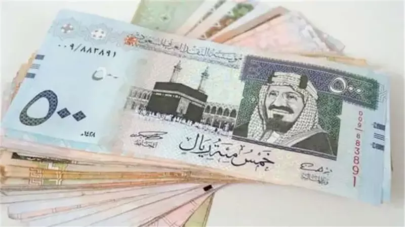 تراجع طفيف في سعر الريال السعودي أمام الجنيه المصري مع بداية التعاملات