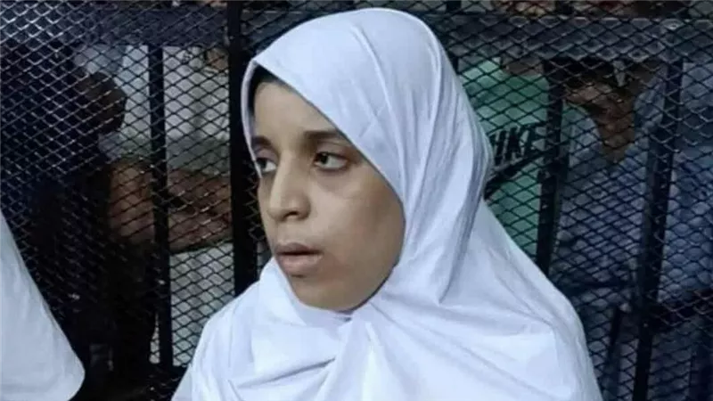 تحمل رضيعها.. أول ظهور لقاتلة زوجها وأطفاله الستة بالسم في المنيا بالمحكمة