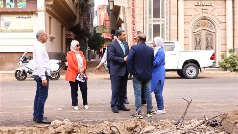 محافظ دمياط يتفقد تطوير طريق عزبة البرج ويؤكد متابعة الأعمال بشكل يومي |صور
