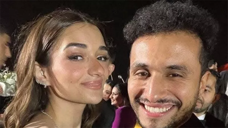 ملك أحمد زاهر تغازل مصطفى عماد بسبب أدوار الإغراء والأخير يرد عليها 