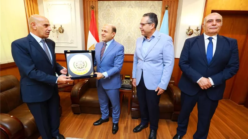 محافظ كفر الشيخ يستقبل رئيس مجلس إدارة الشركة المصرية للرمال السوداء 