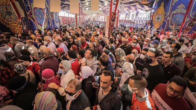 أتوبيسات مجانية لنقل أعضاء الأهلي للمشاركة في الجمعية العمومية