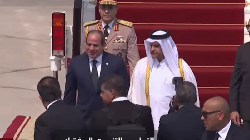 فيديو.. وصول السيسى إلى الدوحة للمشاركة فى القمة العربية الطارئة