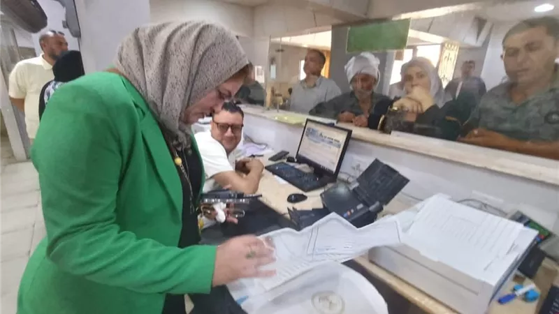 رئيس مدينة بيلا تتفقد سير العمل بالمركز التكنولوجي وتستمع لمشكلات المواطنين
