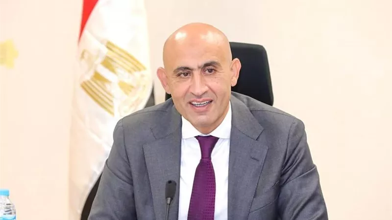 وزير التربية والتعليم  يشهد أولى تدريبات مادة البرمجة والذكاء الاصطناعي