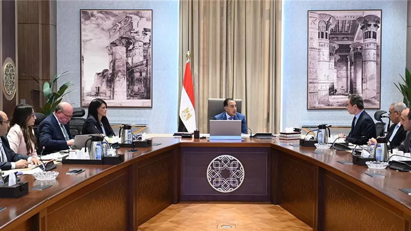 رئيس الوزراء يتابع إجراءات فض التشابكات المالية بين 