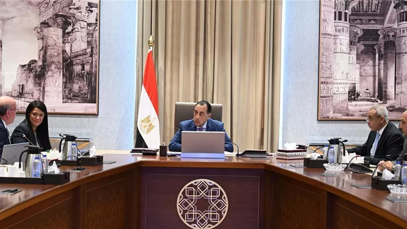 رئيس الوزراء يتابع ملف فض التشابكات المالية بين جهات الدولة وبنك الاستثمار القومي