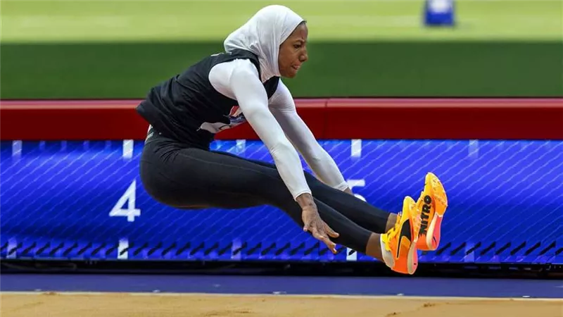 إسراء عويس.. أول مصرية تحلّق في نهائي الوثب الطويل العالمي