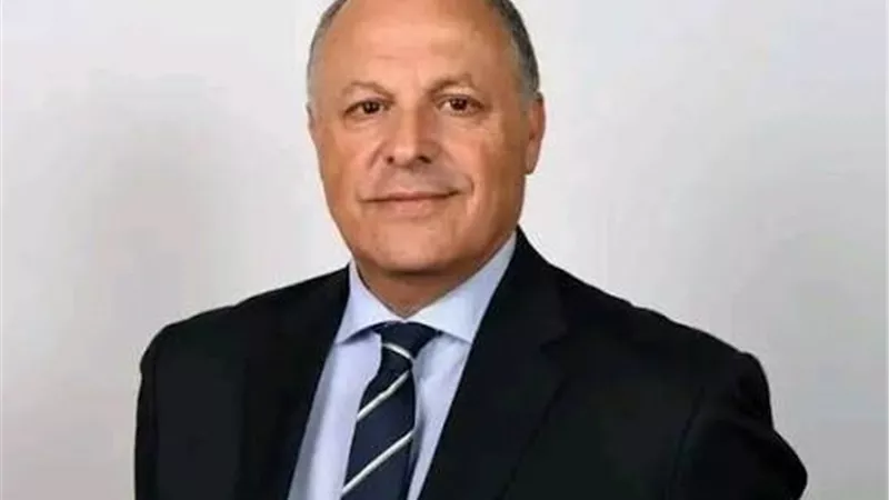 وزير الرياضة يهنئ هاني أبو ريدة بتزكيته نائبًا أول لرئيس الاتحاد العربي لكرة القدم
