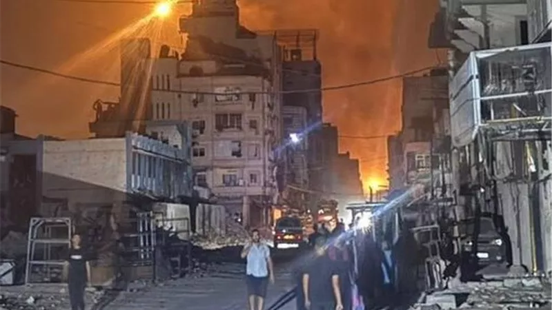غزة تُفرغ من سكانها تدريجيًا... والجيش الإسرائيلي يستعد للمناورة الكبرى