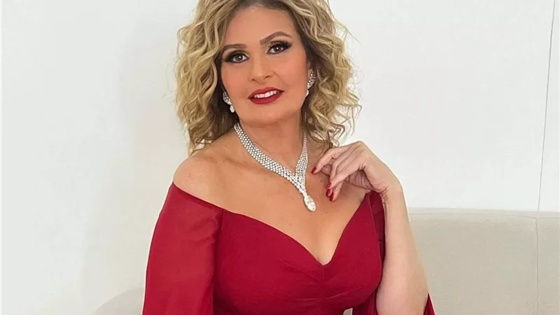 يسرا: 
