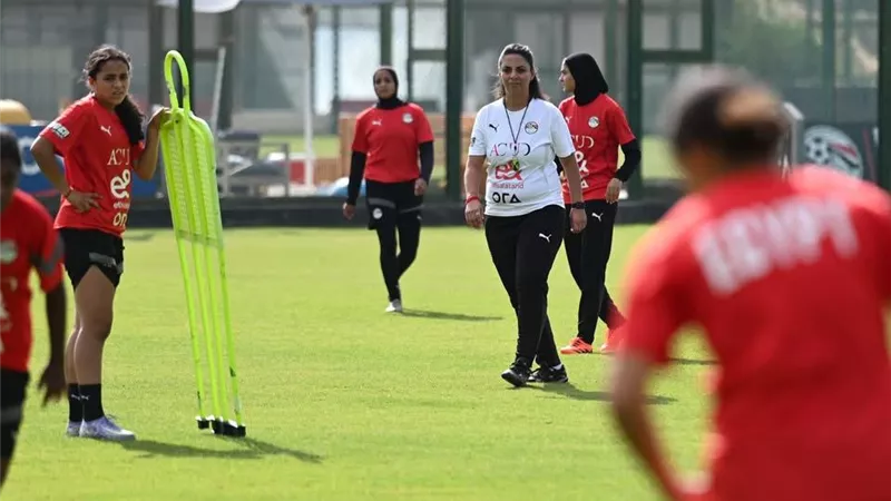 منتخب مصر للكرة النسائية للشباب يختتم تدريباته قبل السفر إلى غينيا الاستوائية