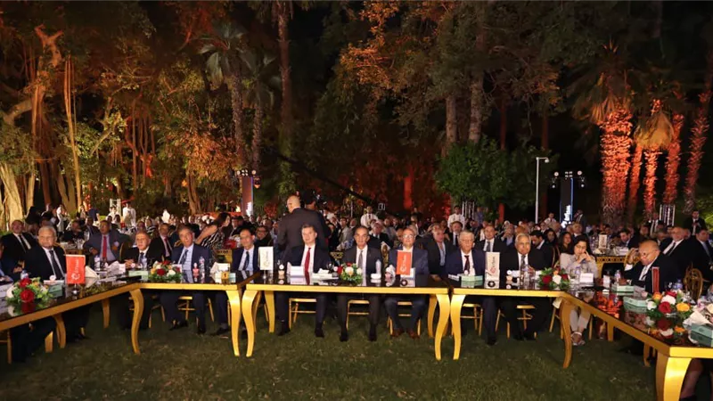 وزير الاتصالات :  زيادة عدد مصانع الهواتف المحمولة لـ 14 مصنعا