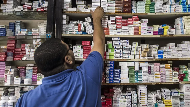 اتهامات تحت القبة.. هل تتعمد شركات الأدوية افتعال الأزمات لرفع الأسعار؟