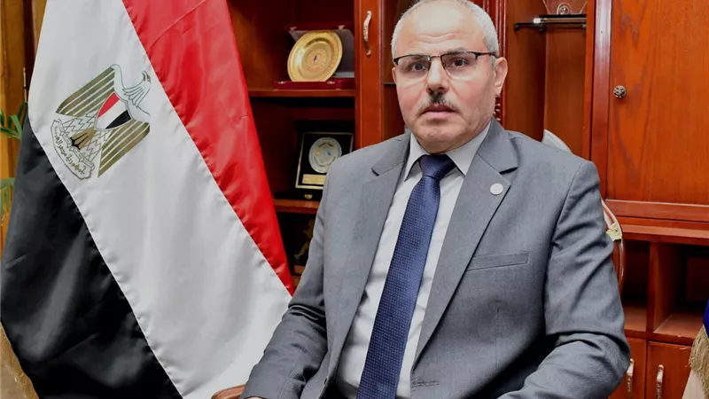 جامعة قناة السويس تنظم قافلة شاملة بقرية أبو خليفة ضمن مبادرة 