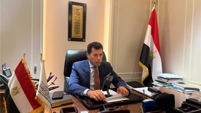 وزير الرياضة يطمئن على استعدادات منتخب مصر للكرة الطائرة ببطولة العالم بالفلبين