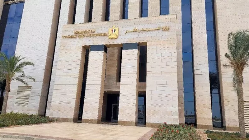 آمنة ومحفوظة .. «السياحة» تنفي شائعات اختفاء قطع أثرية من المتحف الروماني 