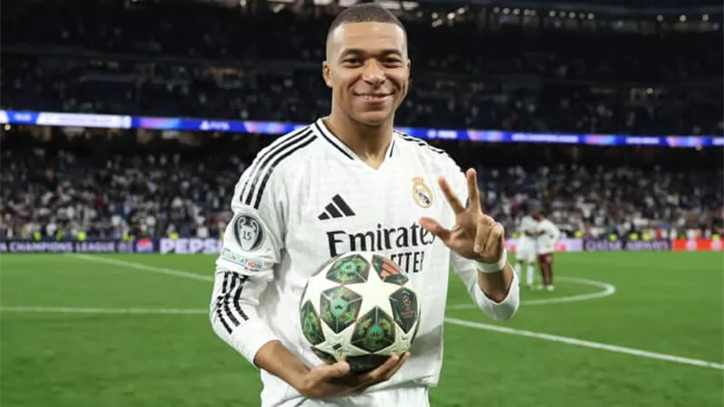 مبابي يكشف كوليس مناوشاته مع مدافع مارسيليا خلال مواجهة مدريد أمس 