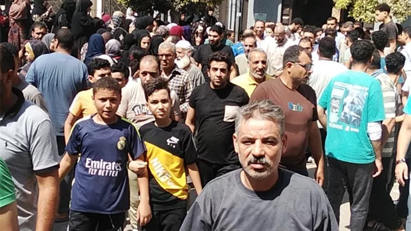 الحزن يخيّم على محلة أبو علي خلال جنازة السيدة المقتولة على يد زوجها |صور