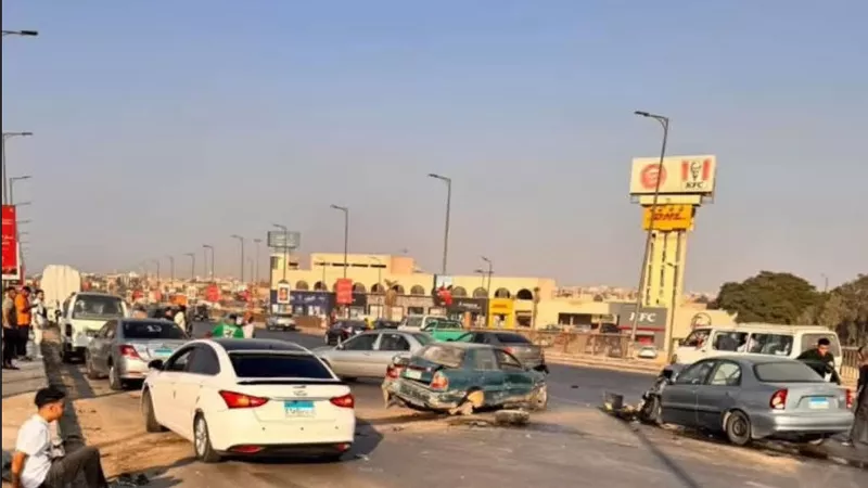 إصابة شخصين في حادث سير بطريق مصر الإسماعيلية الصحراوى 
