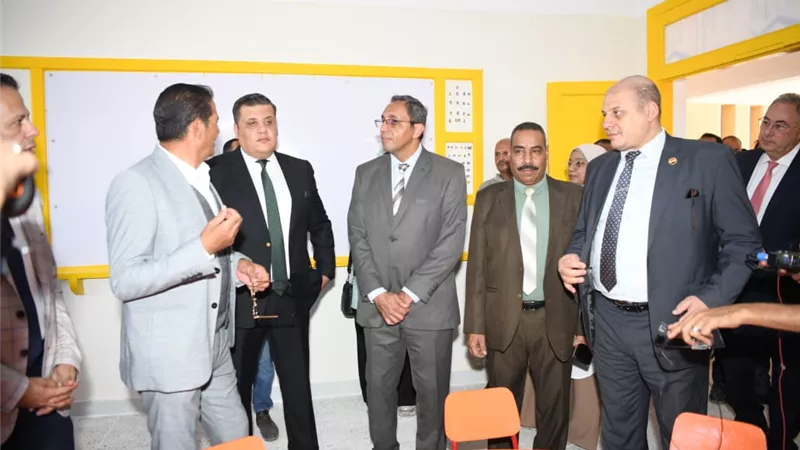 بعد تطويرها.. محافظ قنا يفتتح مدرسة نجع الرماش الابتدائية بكرم عمران