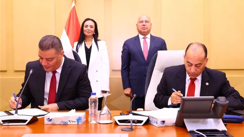 تفاصيل بروتوكول التعاون بين التضامن والصناعة لخدمة كبار السن.. صور