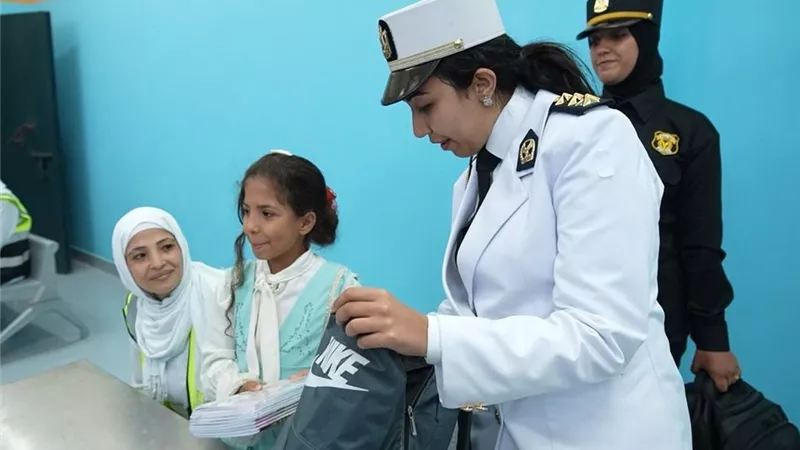 الداخلية تنظم احتفالية لتوزيع الحقائب والمستلزمات المدرسية على أبناء النزلاء والمفرج عنهم