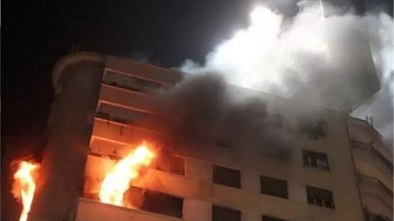 مأساة تحت الدخان .. النار تلتهم طفلة في حريق «شقة أوسيم» 