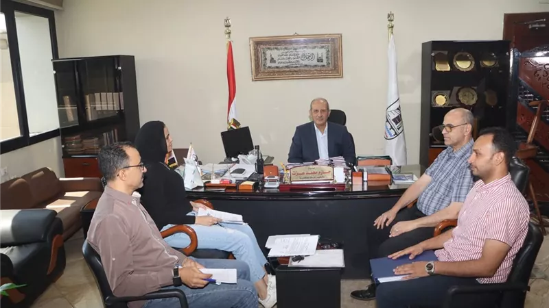 بني سويف تبحث طلبات المستثمرين بالمنطقة الصناعية بياض العرب