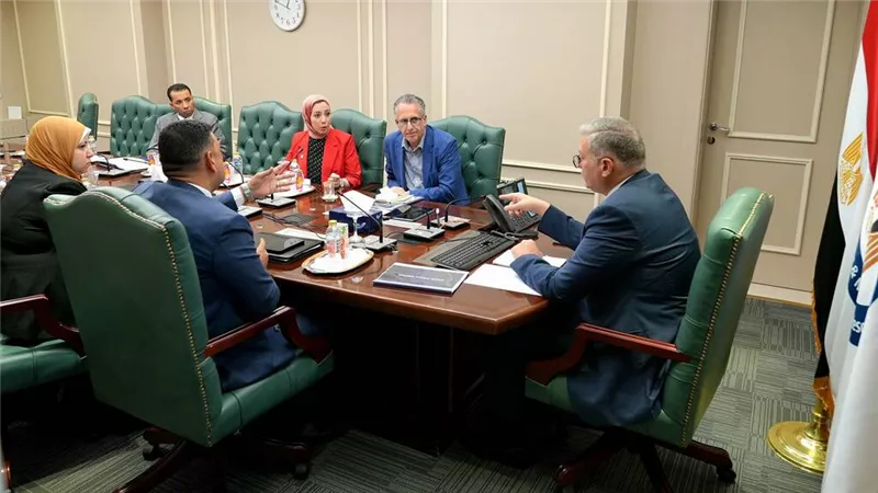 وزير البترول يبحث مع شركة أسترالية كبرى جذب استثمارات جديدة لقطاع التعدين