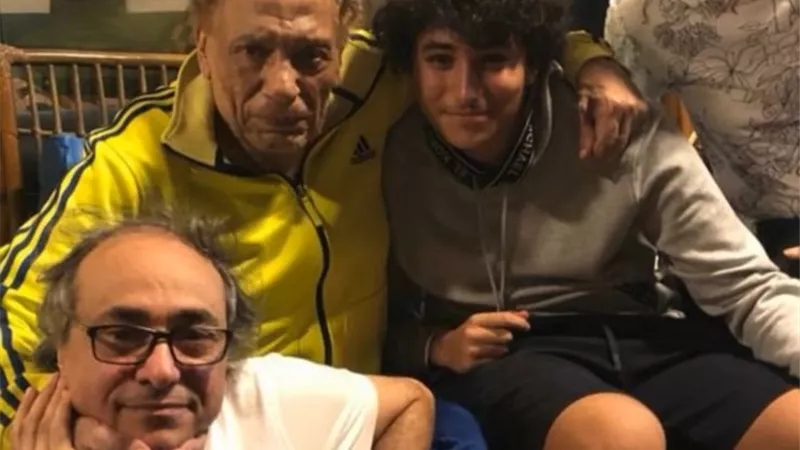 وحشتنا يازعيم ..  صورة لـ «عادل إمام» تثير تفاعلا واسعا على منصات السوشيال 