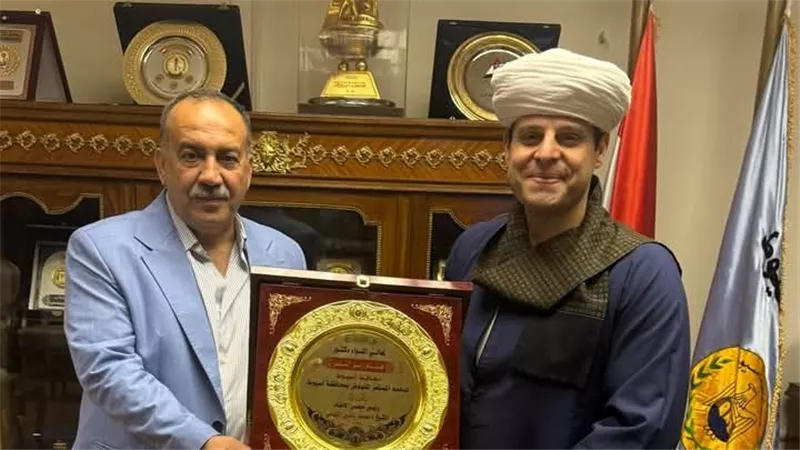محافظ أسيوط يستقبل محمود التهامي للاتفاق على إحياء مولد جلال الدين السيوطي