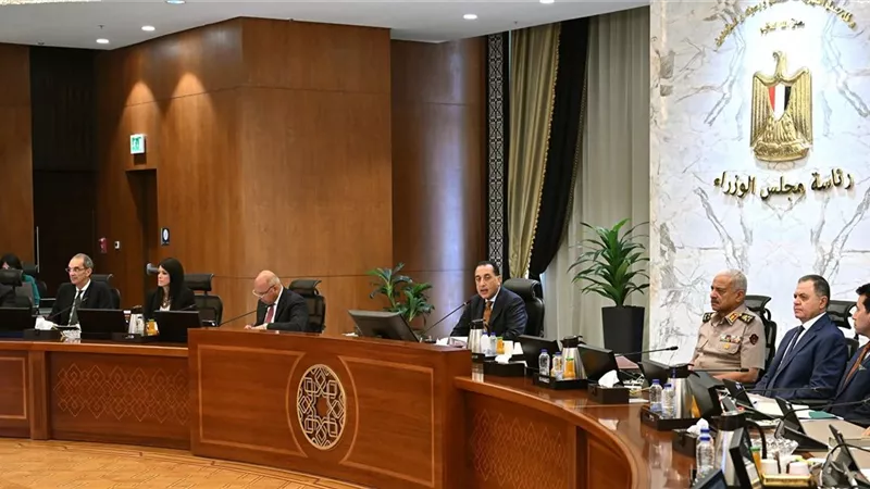 الحكومة تعتزم التحول من الدعم العيني إلى النقدي بإحدى المحافظات قريبًا