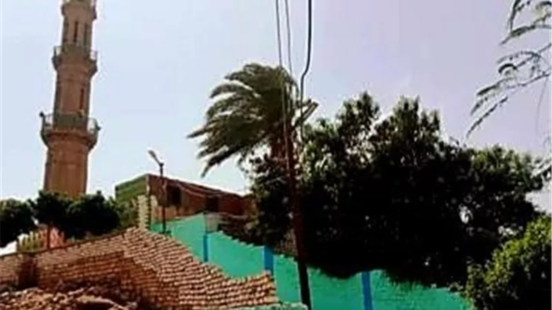 المئذنة التي هزمت الزمن.. حكاية الجامع العتيق الأثري في المنيا يحفظ سرًا معمارياً نادرًا