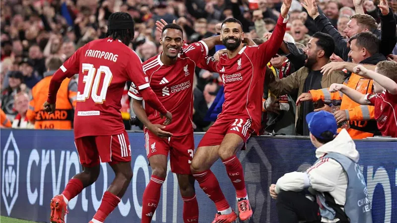 نتائج مباريات اليوم في الدوري الإنجليزي.. محمد صلاح يقود ليفربول وسقوط تشيلسي بالقمة