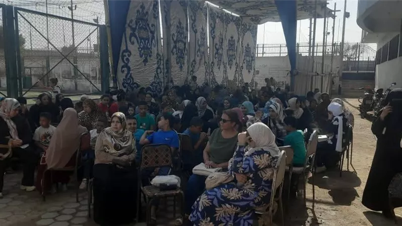 قوافل طبية وغذائية في يوم مجتمعي حافل بمركز العبور للتنمية الشبابية ببني سويف
