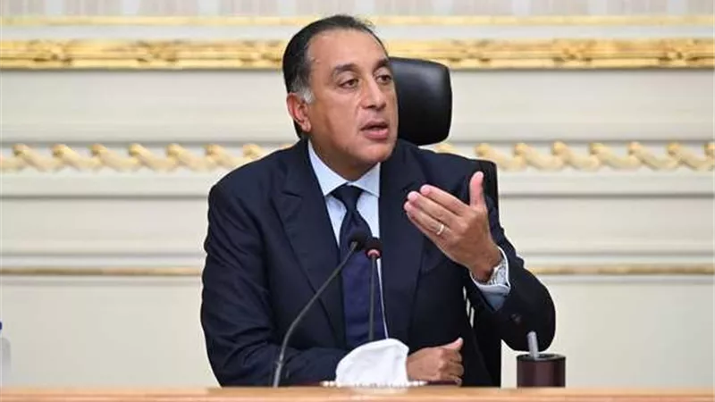 رئيس الوزراء يفتتح مشروعات جديدة بالقنطرة غرب الصناعية