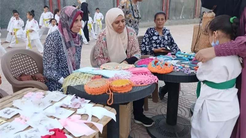 مشغولات يدوية وحرفية .. عرض إبداعات ومهارات عضوات أندية الشرقية