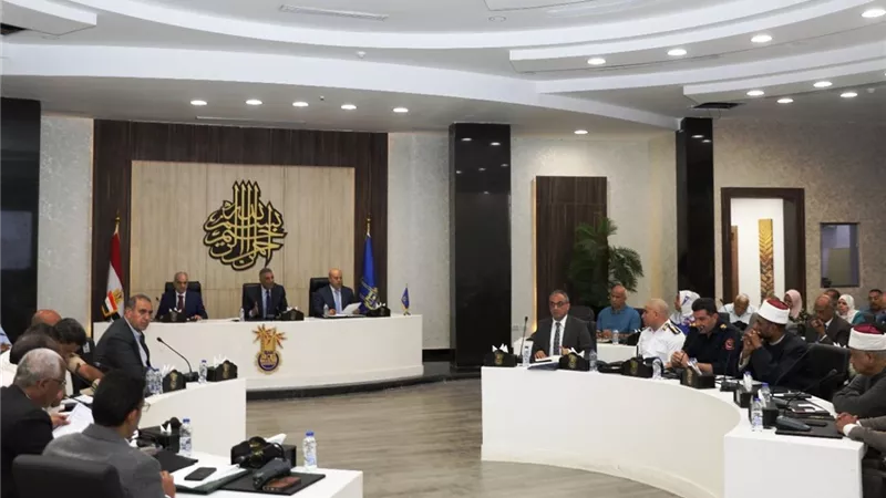 محافظ أسوان يمنح مهلة أخيرة لأصحاب طلبات التقنين .. ويناشدهم بإستثمار هذه الفرصة قبل تطبيق القانون الجديد