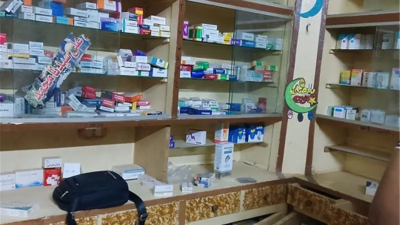 محافظ أسيوط : ضبط كميات كبيرة من الأدوية داخل صيدلية غير مرخصة خلال حملة تفتيشية مفاجئة