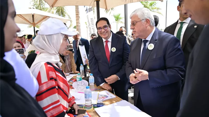 وزير التعليم العالي يثمن دعم القيادة السياسية لإنشاء الجامعات الأهلية