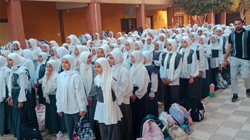 انطلاق العام الدراسي الجديد ببني سويف.. المحافظ ووكيل الوزارة يتابعان انتظام الدراسة منذ اليوم الأول