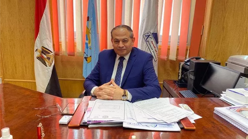 كونوا قدوة في الانضباط والأخلاق.. عميد صيدلة كفر الشيخ يهنئ طلابه بالعام الجديد