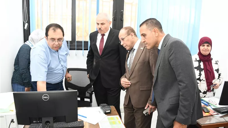 رئيس جامعة قناة السويس يتفقد عددا من الكليات ببداية العام الجامعي الجديد