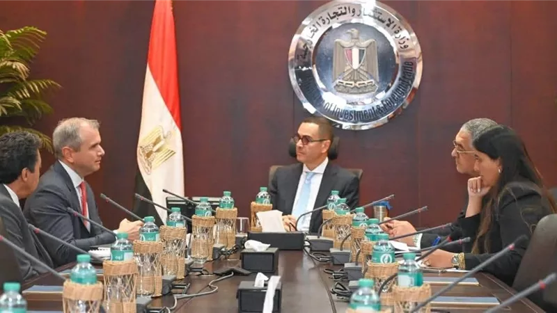 وزير الاستثمار: التعاون مع الكازار للطاقة يعزز نقل التكنولوجيا وتوطين مشروعات الطاقة النظيفة